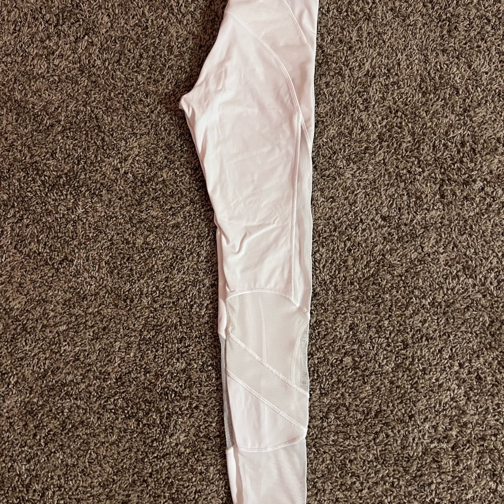 White lululemon leggings